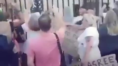 Pedophiles' Chant Outside Buckingham Palace 🏆