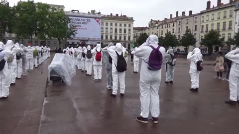 Les Masques Blancs Lyon Rassemblement des LMB le 15 Mai Action l'école des larmes