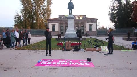 2021-11-06/10 - 15° evento, Caffè delle Mura, Lucca. Intervento di Teresa. Scuola Consapevole
