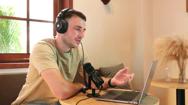 Maono PD400X Microphone: The Top Pick for Audio Creators
