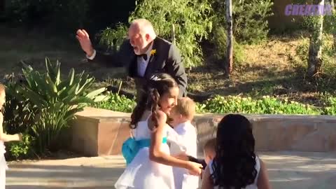 20 FUNNIEST WEDDING MOMENTS CAUGHT ON CAMERA