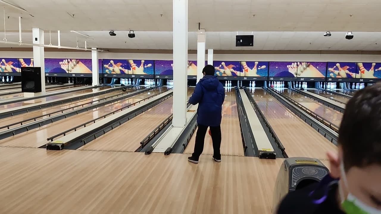 Spencer at Stars & Strikes Bowling VID_20220226_131957