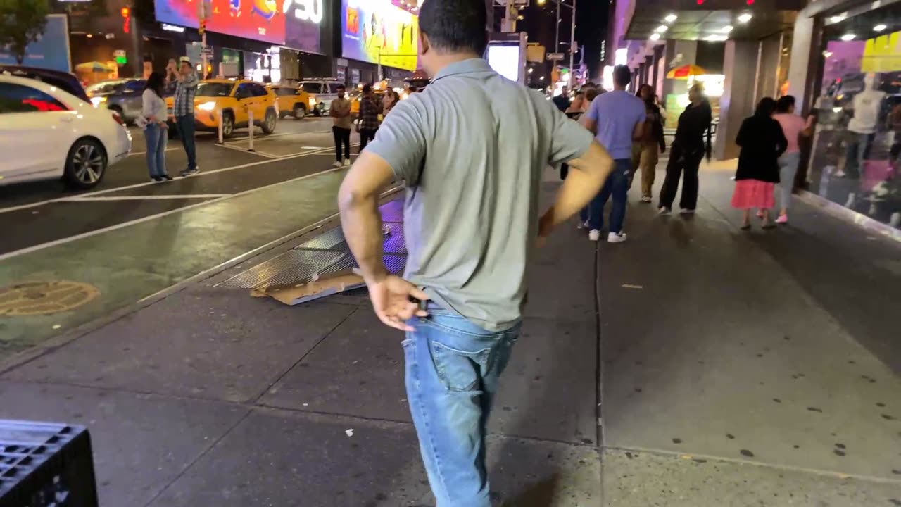 Waxiest Pressing an Indian dood