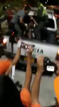 Capturan a joven señalado de lanzar huevos contra Petro