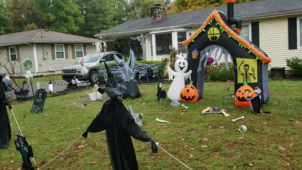 SHOULD CHRISTIANS CELEBRATE HALLOWEEN?