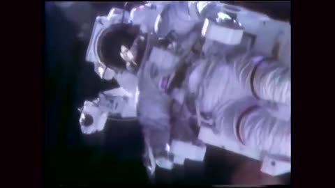 Astronaut Bruce McCandless II Floats Free in Space