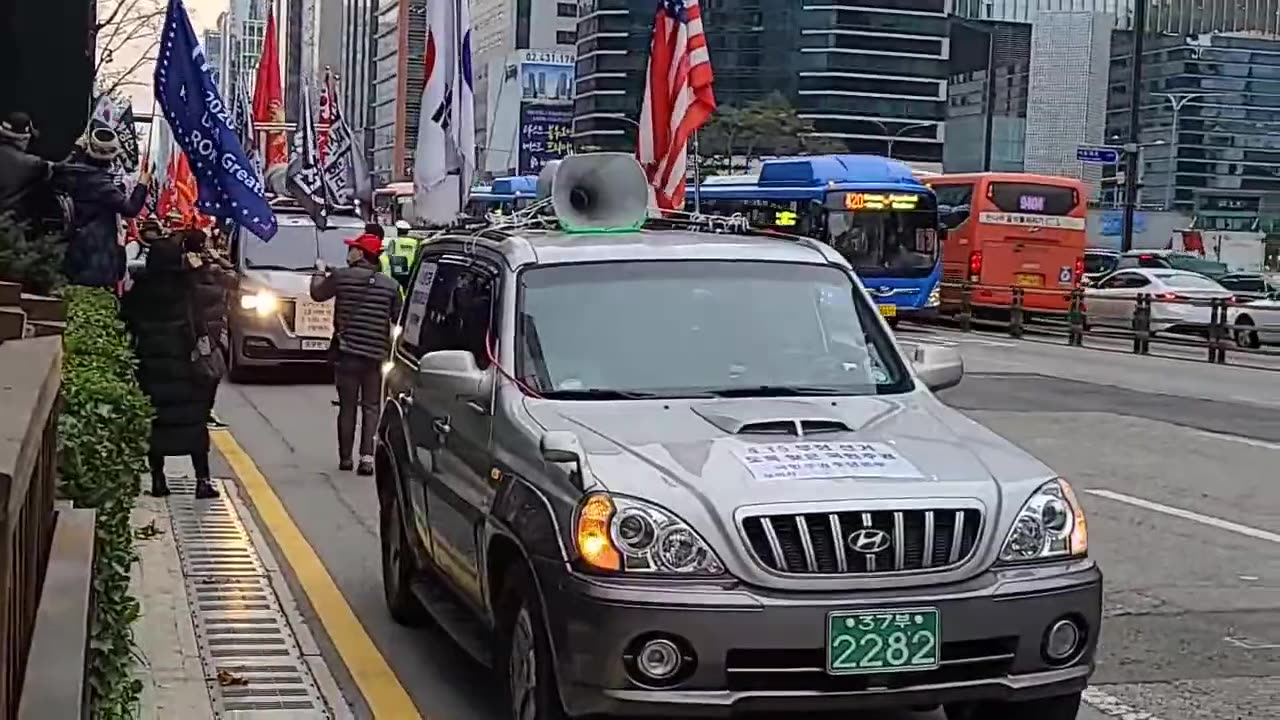 20201125_V3_S01(VyCqp2daiBU)이렇게 큰 규모의 행진_ 얼마만인가_ 4.15총선 부정선거! 2020.11.24. 강남역에서