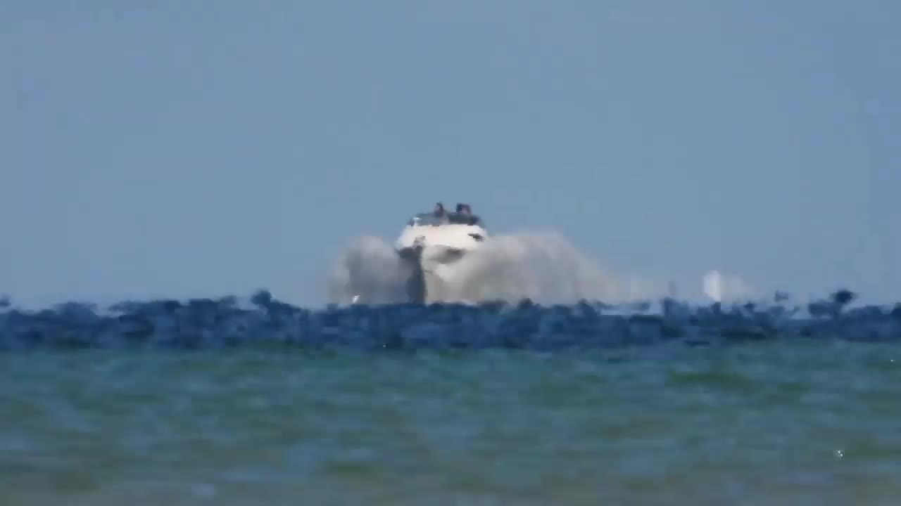 Boat and the horizon line