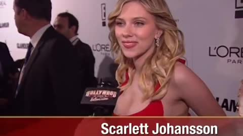 Ignore Scarlett. Watch the woman behind her.