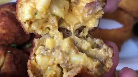 FRIED BACON MAC N CHEESE BALLS