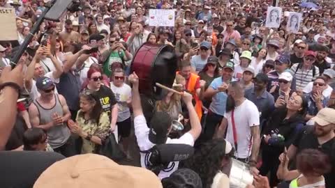 Melbourne protest takes aim at vaccine mandates, pandemic bill