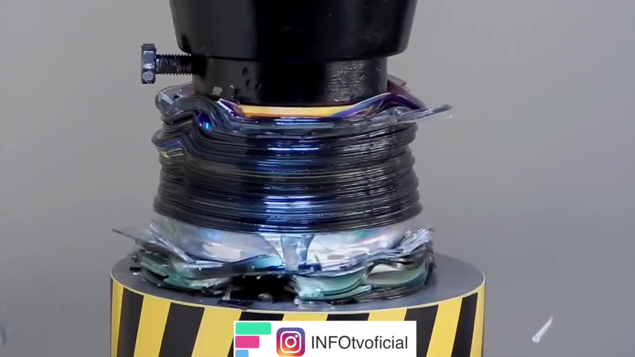 hydraulic press destroying