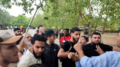 Islamist mob attack Christian preacher at speakers corner today after losing a debate.