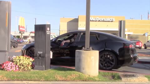 Ben Affleck Grabs McDonald's Breakfast Meal in Los Angeles. #benaffleck #jlo #jenniferlopez