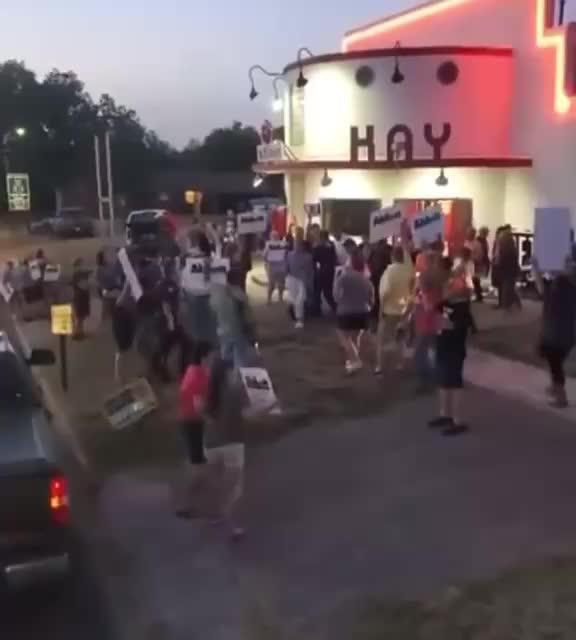 Beto O’Rourke just got chased out of Rockdale Texas