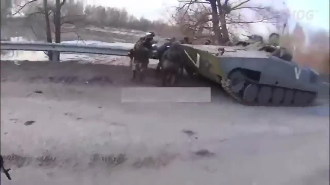 RUSSIAN TROOPS CAUGHT IN AMBUSH AND DOING EVERYTHING WRONG! MILITARY INCOMPETENCE