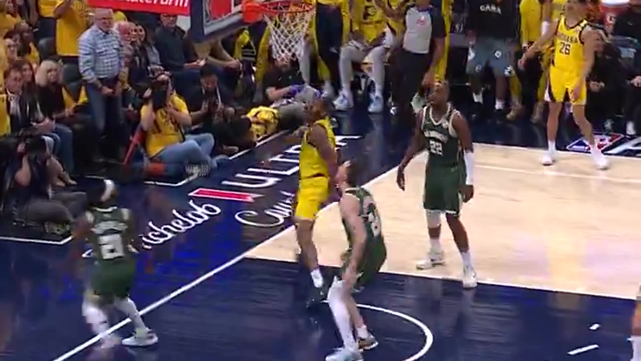 NBA - Obi gets out in transition for the bucket... Pacers off to a hot start! Bucks-Pacers | Game 3