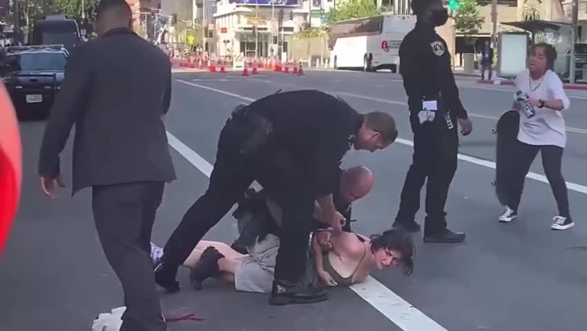 A tüntetők megpróbálják félbeszakítani Biden beszédét