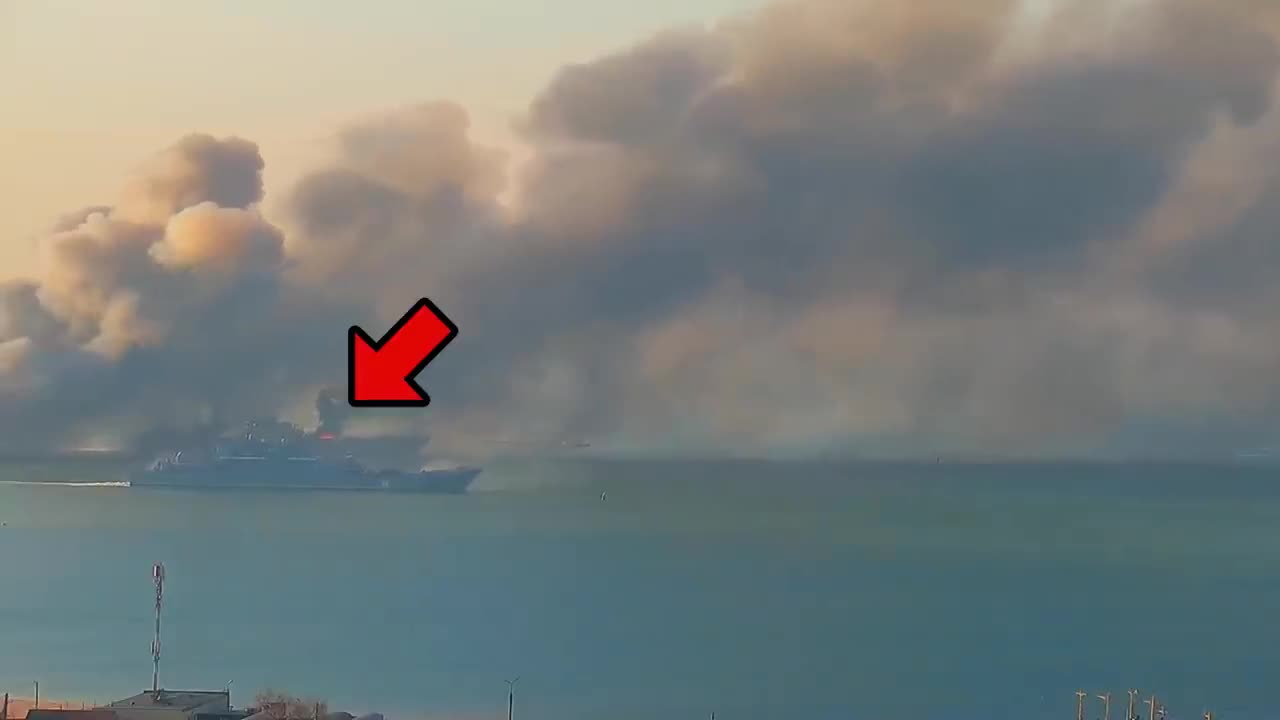 Ukraine War - Large Russian Landing Ship Explodes After Ukrainian Missile Strike In Berdyansk
