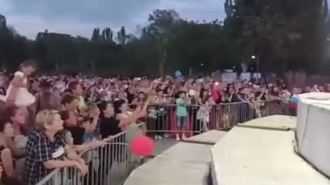 live concert from war zone