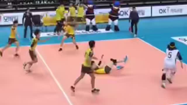 Amazing Save in volleyball game