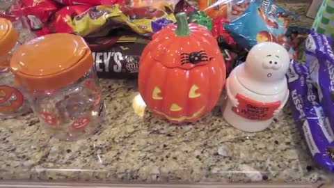 Vlogtober 2012, Day 18: Decorating for Halloween (2012-10-19)