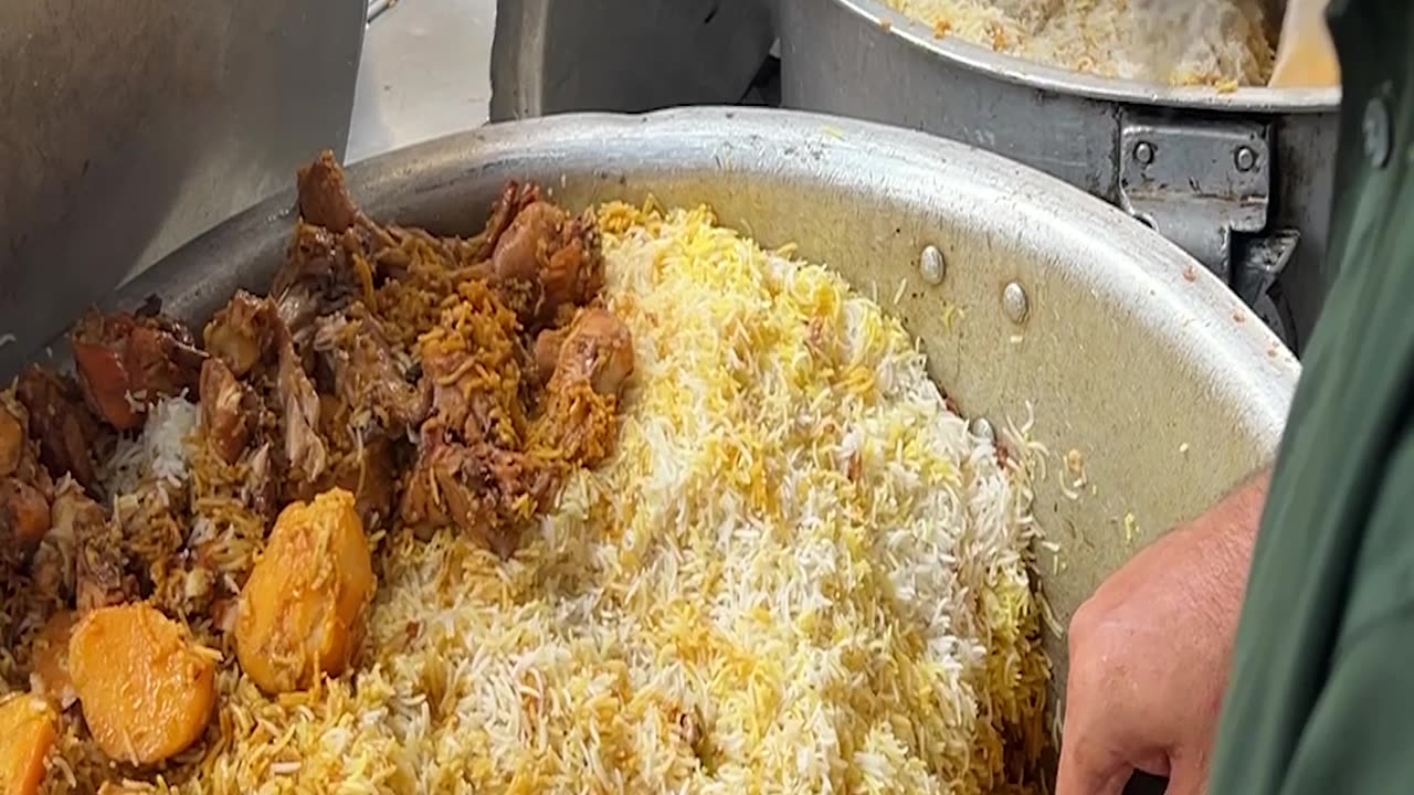 Best Street Chicken Biryani | Famous Al Rehman Biryani Kharadar