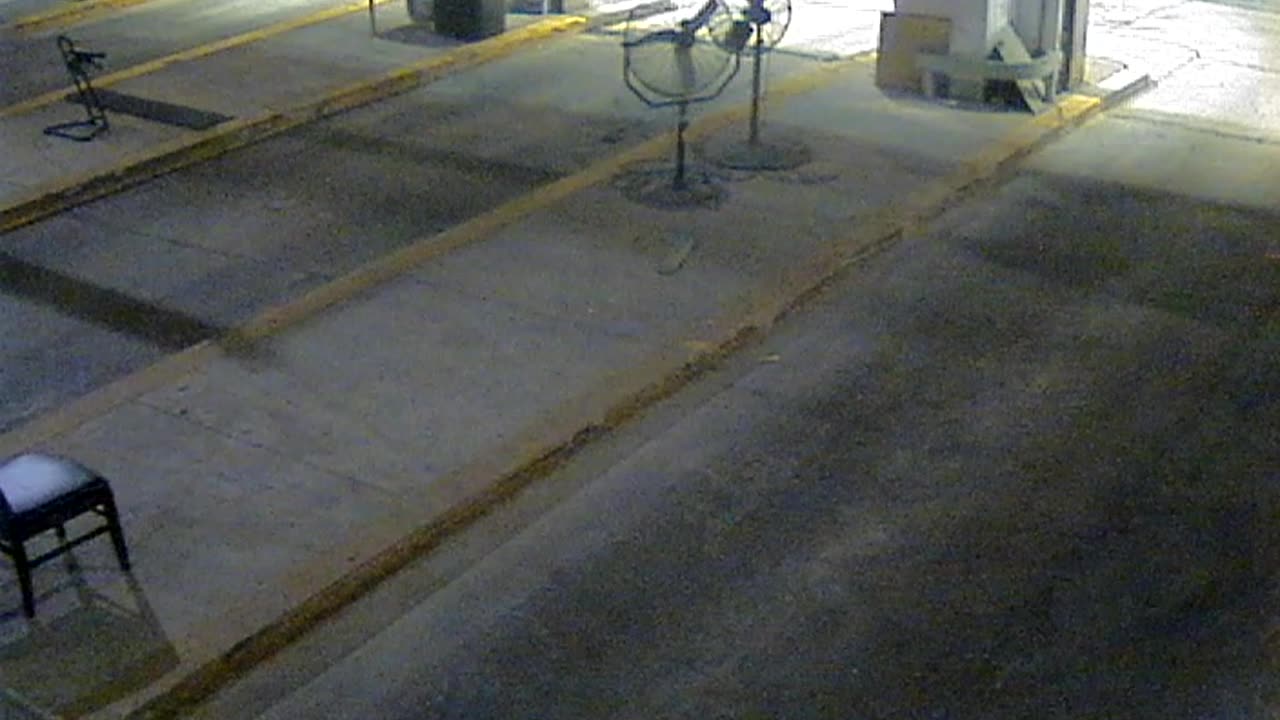 3138RHOBG3CStGarageLeftDoor_2021-01-06_03h52min25s233ms.mp4