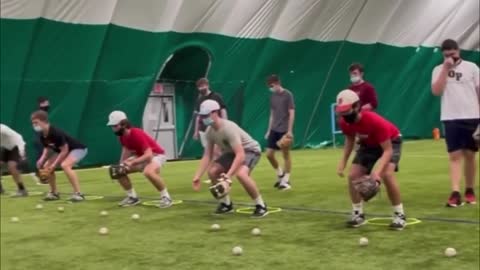 Infield - Footwork - How to move around the ball