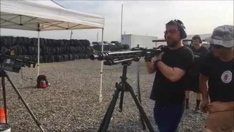 AMAZING!!!! MG 42 MACHINE GUN