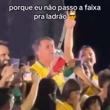 "Não passei a faixa. Porque eu não passo faixa pra ladrão"