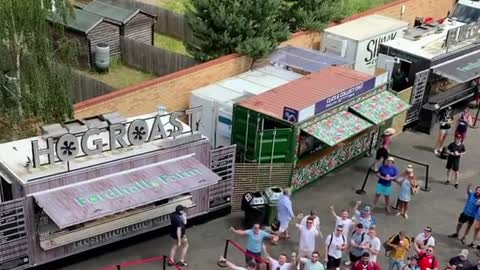 NZ cricket team fan sing a song