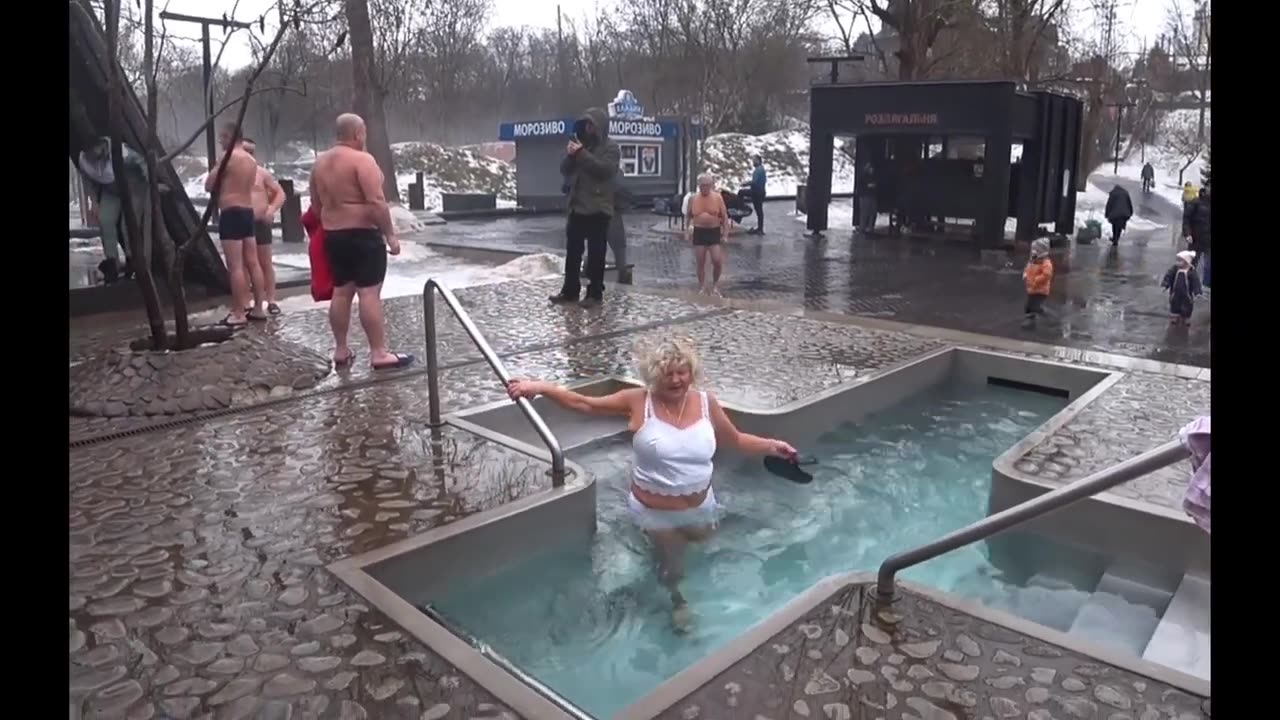 HOT GIRLS ICE COLD BATHING #81 WINTER @2024"