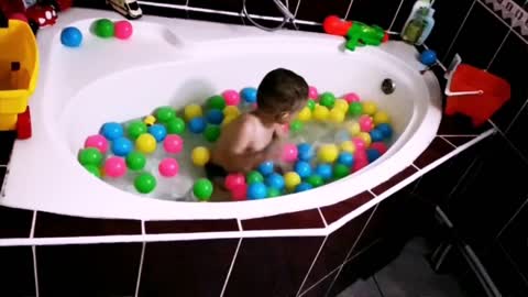 baby bathing