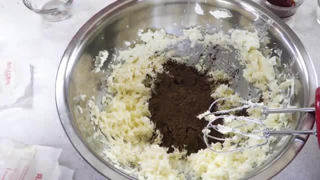 How to Make the Most Amazing Chocolate Cake delicious