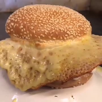 Cheese loaded burger 😘