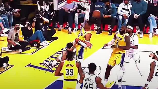 Russell Westbrook destroyed Gobert with this dunk 😤