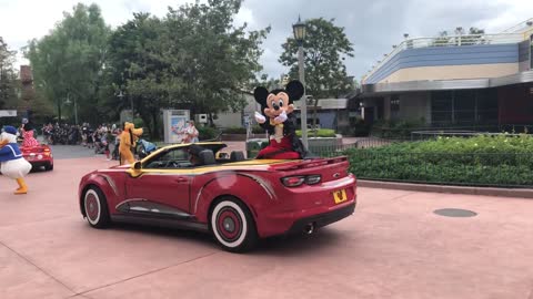 Disney Hollywood Studios - Mickey & Friends Cavalcade