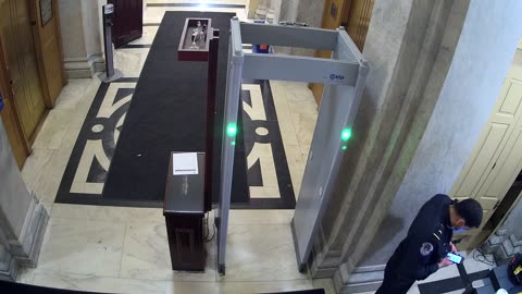 0163USCH01HouseCarriageDoor_2021-01-06_08h03min09s560ms.mp4