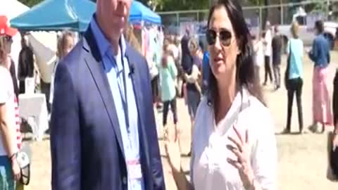 ᴍᴇʟ ᴋ ᴡᴀʀʀɪᴏʀ ᴀᴛᴛᴏʀɴᴇʏ ᴛᴏᴍ ʀᴇɴᴢ ᴛᴀᴋɪɴɢ ᴀ sᴛᴀɴᴅ ғᴏʀ ᴊᴜsᴛɪᴄᴇ ɪɴ ᴀ ᴄᴏʀɴғɪᴇʟᴅ ɪɴ ʙᴀᴛᴀᴠɪᴀ, ɴʏ