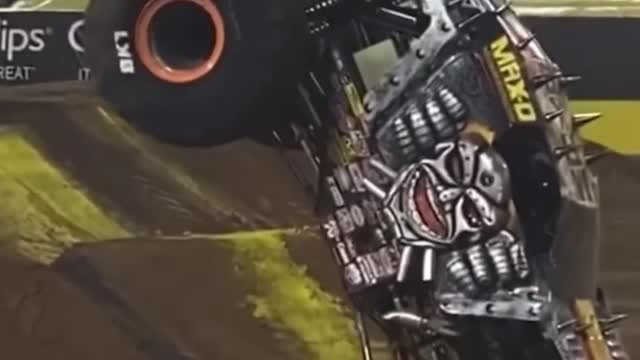 very dangerous monster truck stunts monster truck stunts#shorts #respect #viral #funny