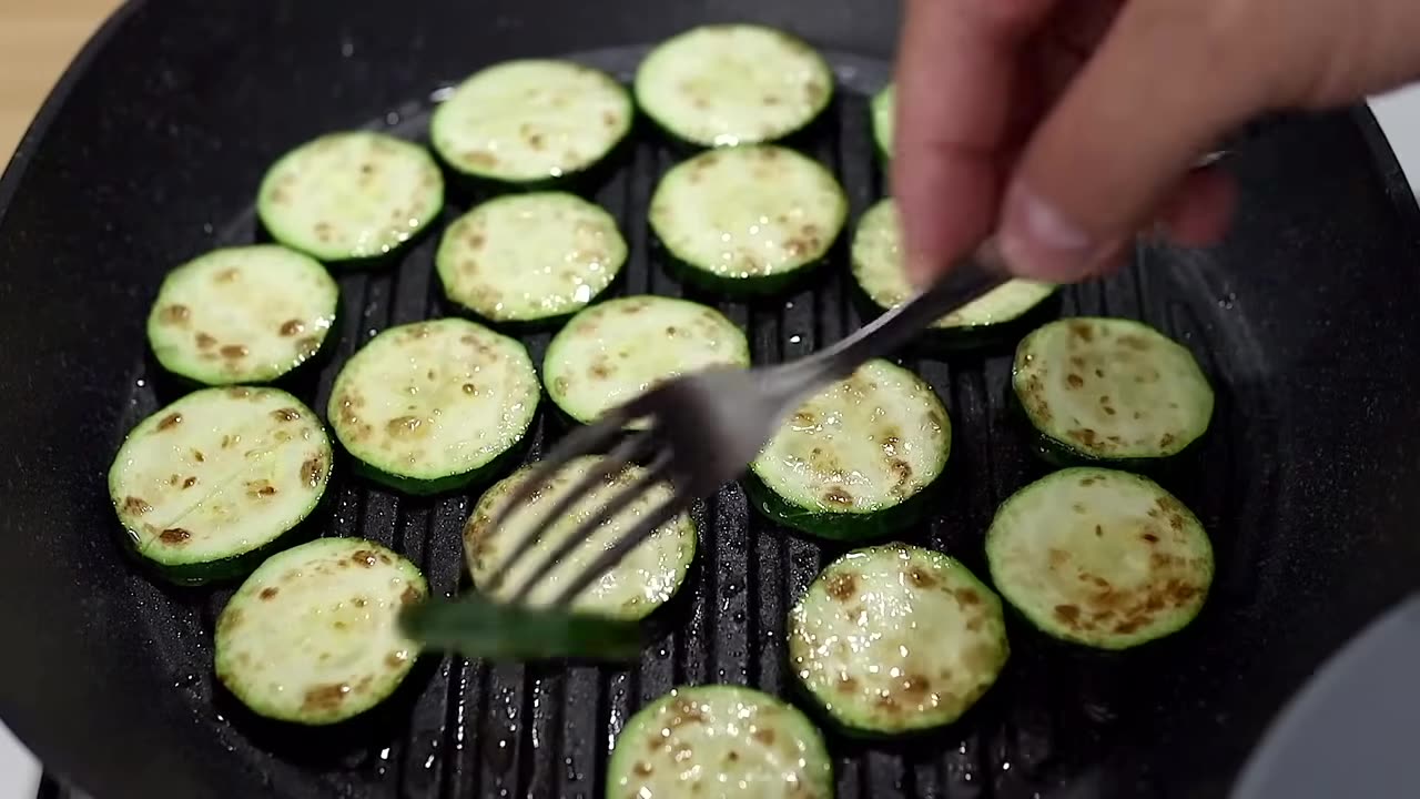 Summer vegetable salad with zucchini and feta cheese. Tasty and easy!