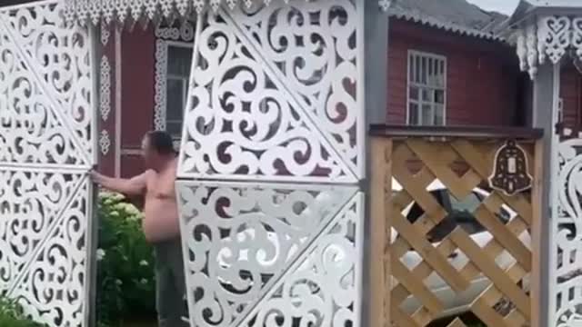 Amazing engineering design on front gate(Cute Video)