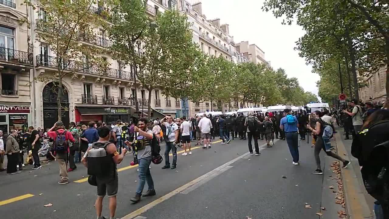 4- Fin de la manifestation ce samedi 21 août 2021 à Paris contre le 💉