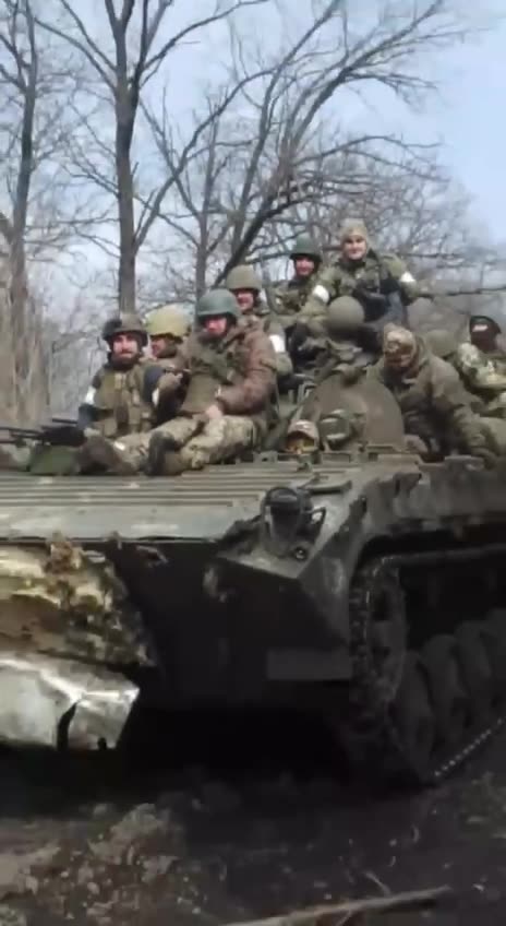 Russian BMP-1AM with dynamic protection "meat-1" goes on an assault