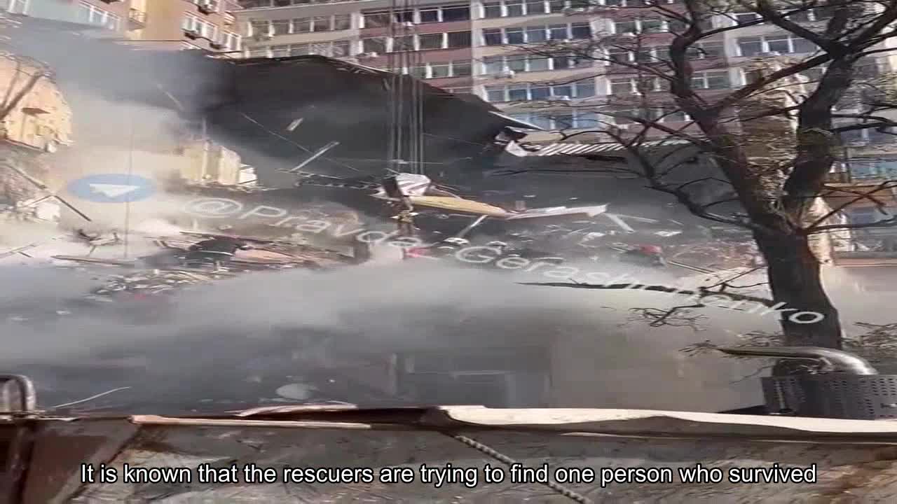 Rescuers ask if there is anyone alive under the rubble. It is known that rescuers are currently tr