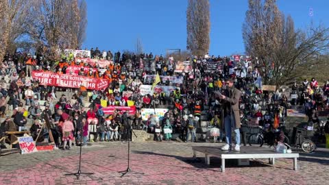 Berlin: Mauerpark - Rede von Daniel 12-03-2022