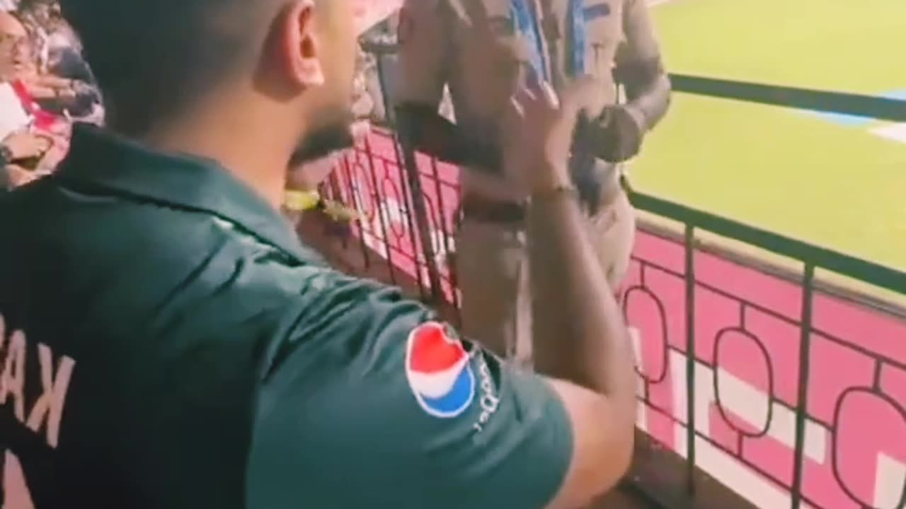 Indian Police Stopped Pakistani Supporter from Pak Slogan....