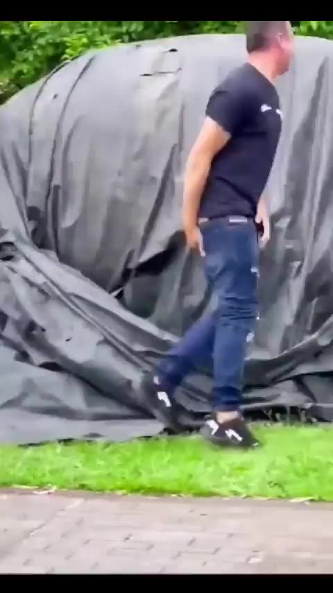 Sticky Fingers Make Lulz