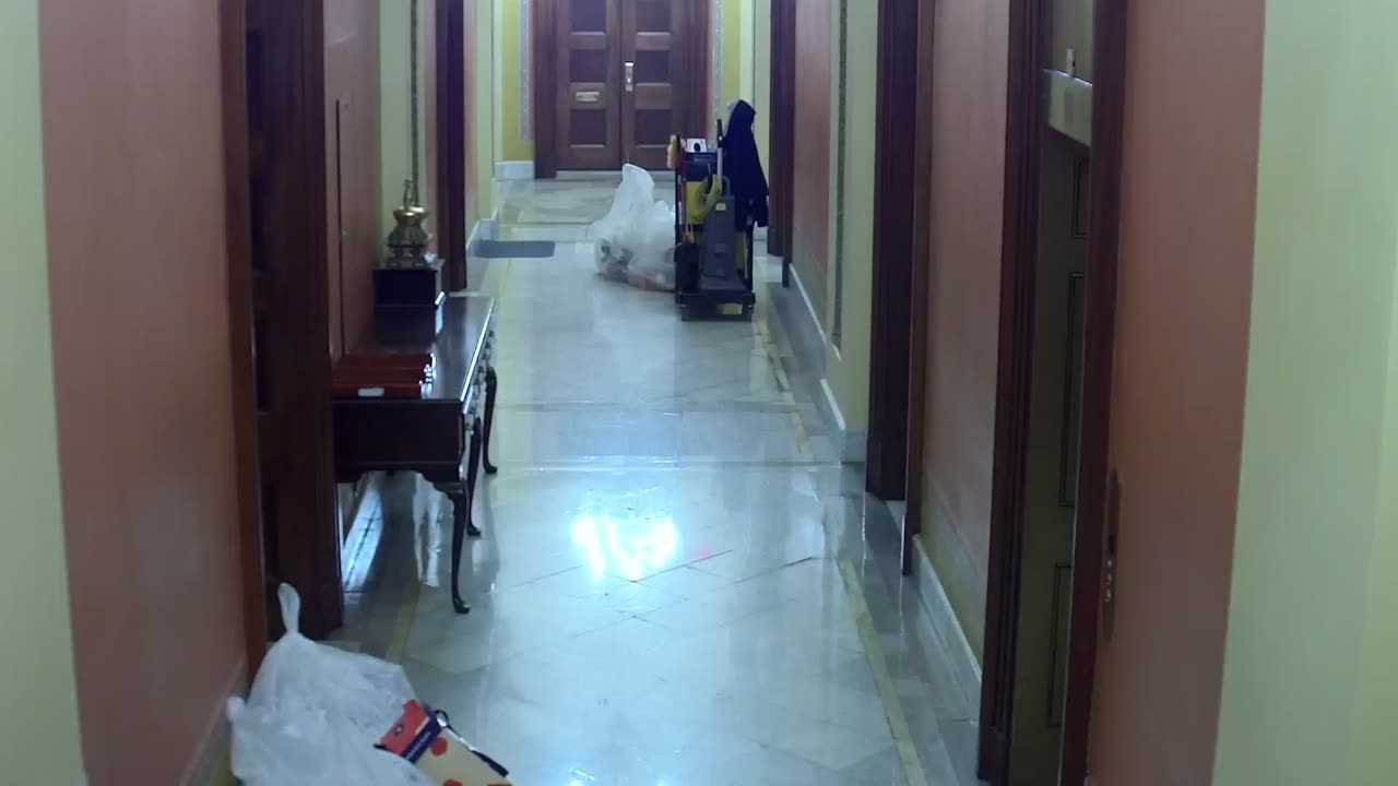 0263USCH02H227Hallway_2021-01-05_00h00min00s040ms.mp4